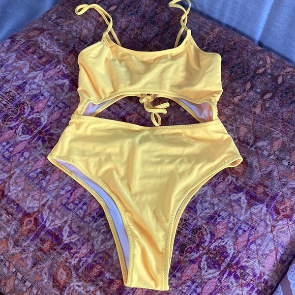 Yellow one piece bikini NWOT size small - Picture 2 of 6
